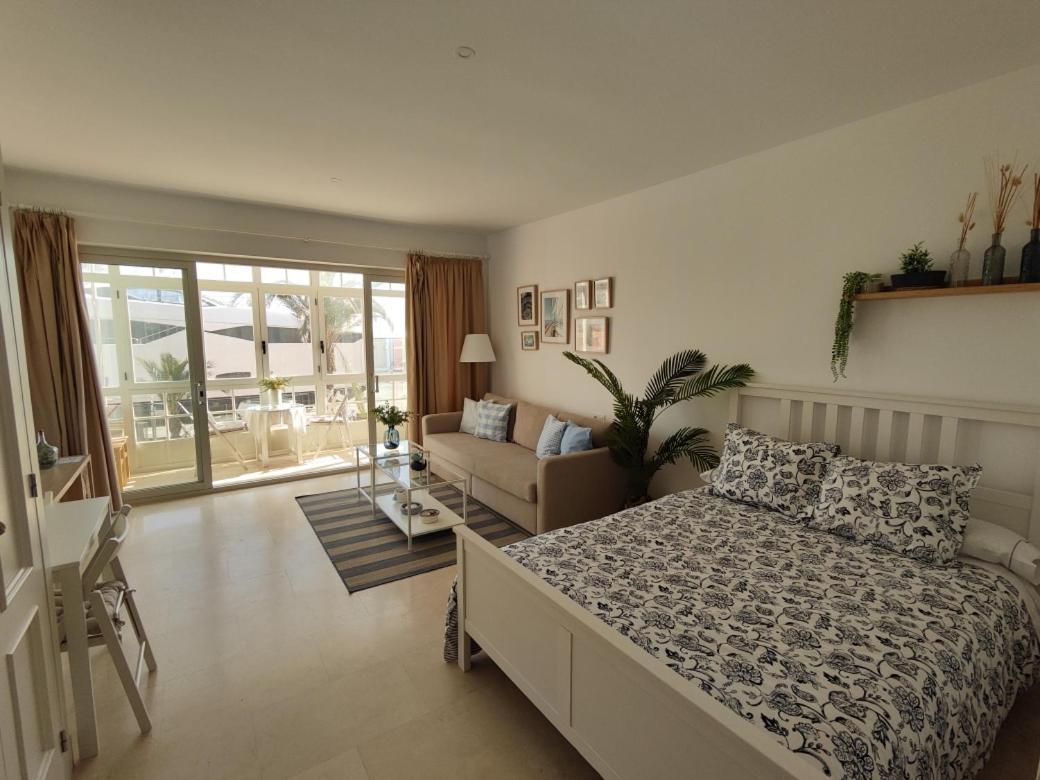 Estudio Puerto De Sotogrande Сан Роке Екстериор снимка
