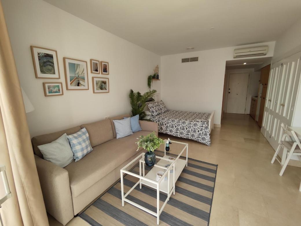 Estudio Puerto De Sotogrande Сан Роке Екстериор снимка