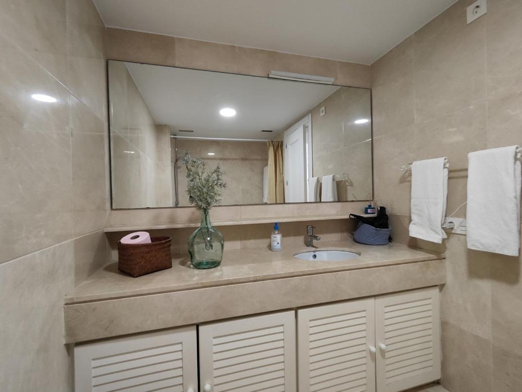 Estudio Puerto De Sotogrande Сан Роке Екстериор снимка